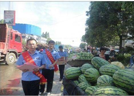 库尔勒吃瓜网红事件真相,揭秘背后真相与网络舆论的反思  第1张